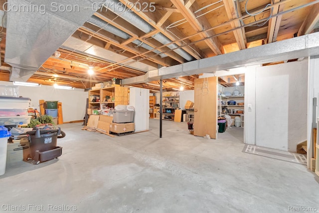 16042 Alpine Dr, Livonia, MI 48154 - photo 22