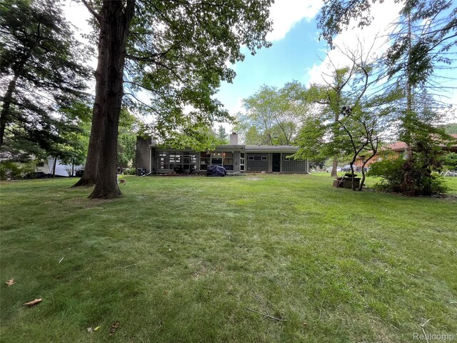 23238 Ranch Hill Dr E, Southfield, MI 48033 - photo 13