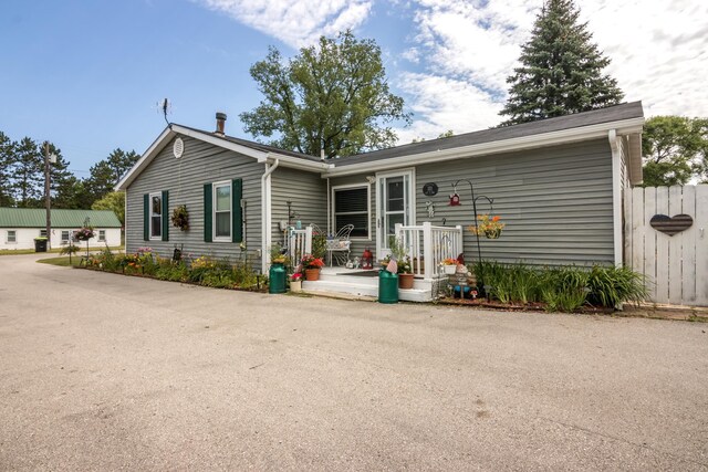 211 Division St, Kalkaska, MI 49646 - photo 4
