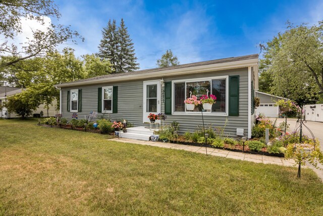211 Division St, Kalkaska, MI 49646 - photo 2