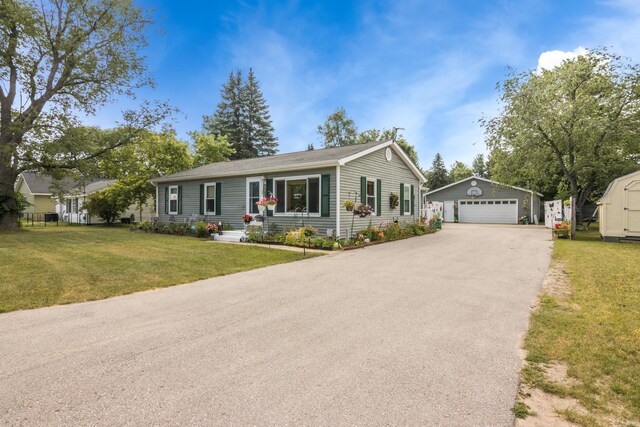 211 Division St, Kalkaska, MI 49646 - photo 1