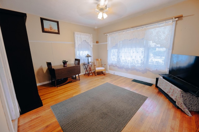 154 W Larch Ave, Muskegon, MI 49441 - photo 2