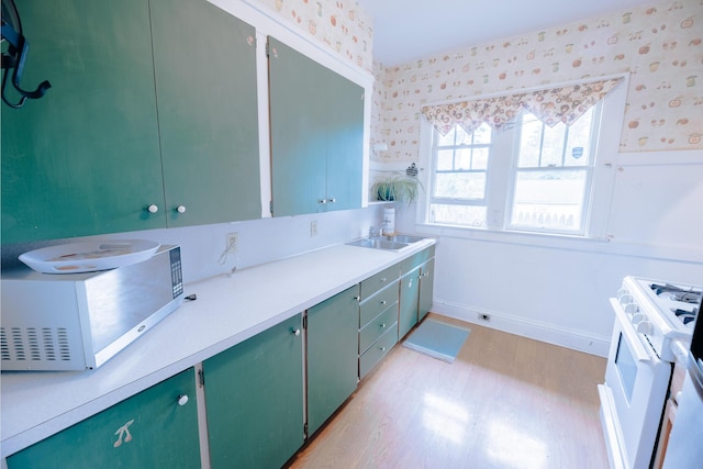 154 W Larch Ave, Muskegon, MI 49441 - photo 9