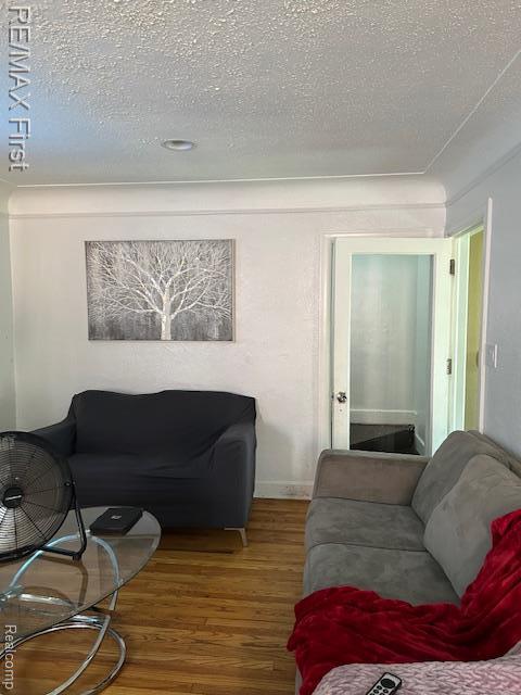 16550 Avon Ave, Detroit, MI 48219 - photo 5