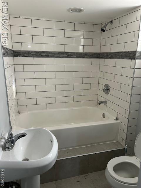 16550 Avon Ave, Detroit, MI 48219 - photo 20