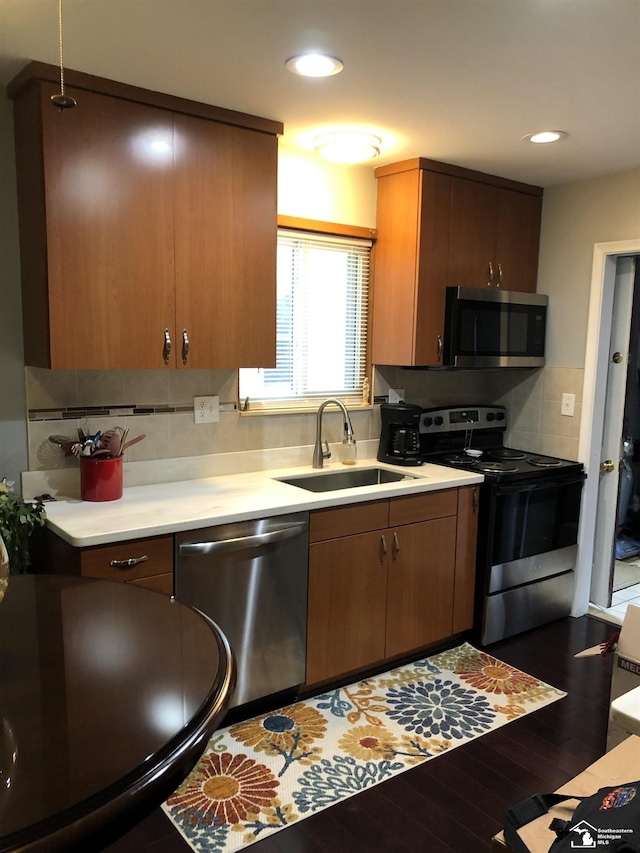 8095 Oak St, Taylor, MI 48180 - photo 4