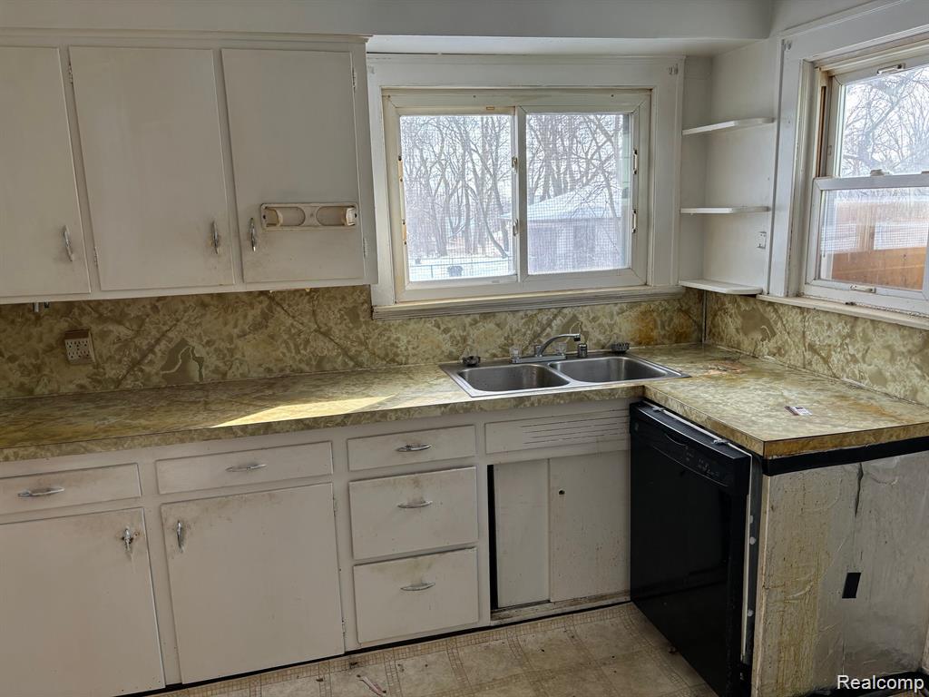 342 E Mcclellan St, Flint, MI 48505 - photo 4