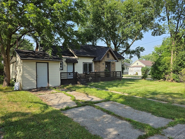 402 Oak St, Saginaw, MI 48604 - photo 1