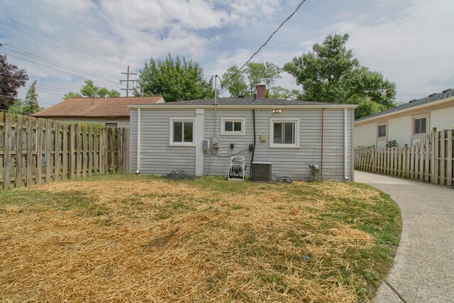 20229 Floral St, Livonia, MI 48152 - photo 23