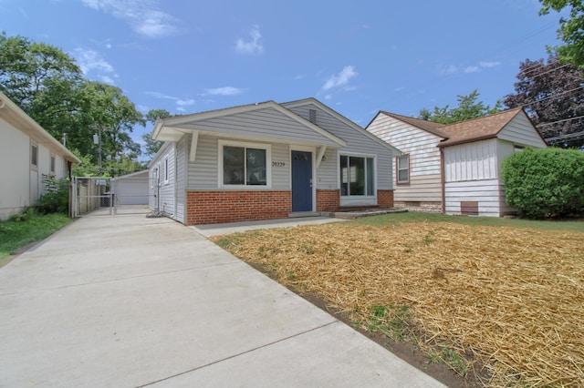20229 Floral St, Livonia, MI 48152 - photo 3