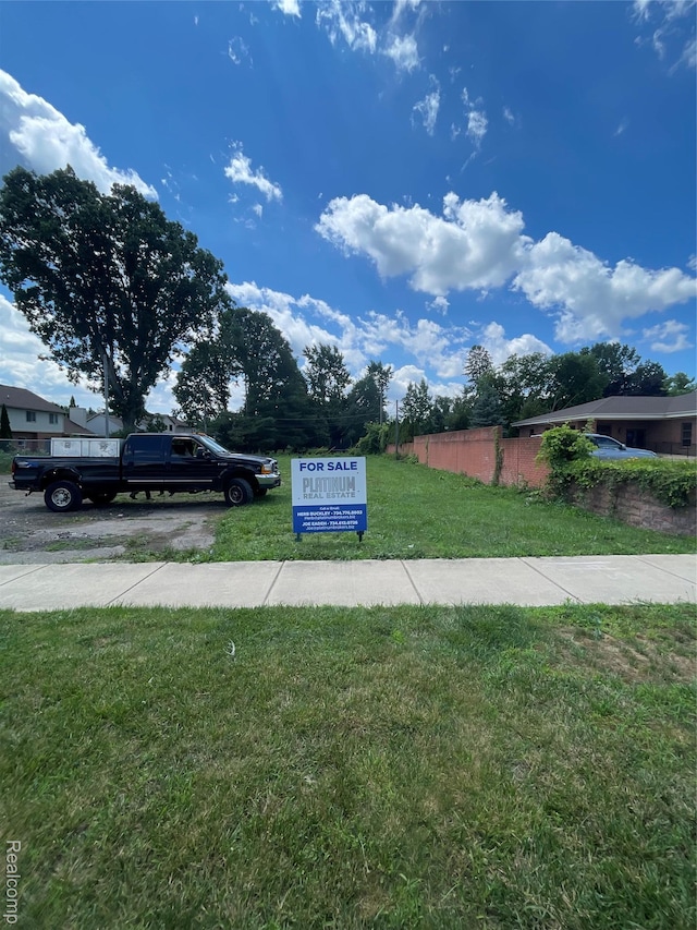 37739 7 Mile Rd, Livonia, MI 48152 - photo 1