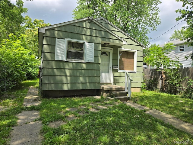 1210 Pinehurst Ave, Flint, MI 48507 - photo 1