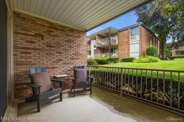 4041 W Maple Rd Unit 101, Bloomfield Hills, MI 48301 - photo 16