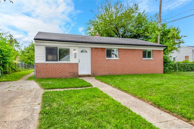 21732 Wellington Ave, Warren, MI 48089 - photo 2