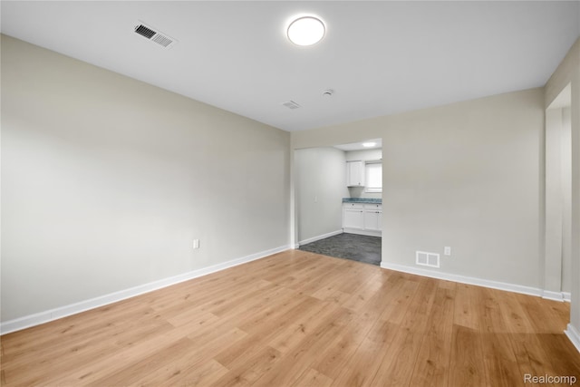 21732 Wellington Ave, Warren, MI 48089 - photo 5