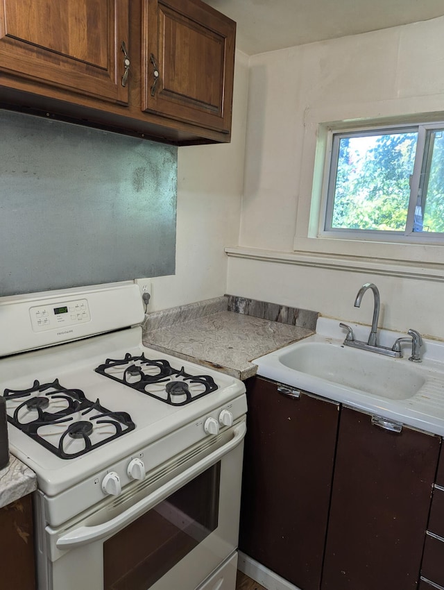 276 E Forest Ave, Muskegon, MI 49442 - photo 4