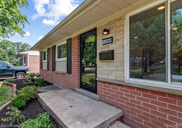 14900 Cavell St, Livonia, MI 48154 - photo 3