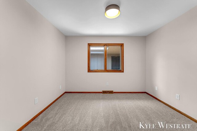 3526 Eagle Bluff Dr NE, Grand Rapids, MI 49525 - photo 21