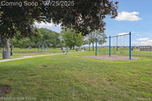 566 Poplar St, Wyandotte, MI 48192 - photo 36