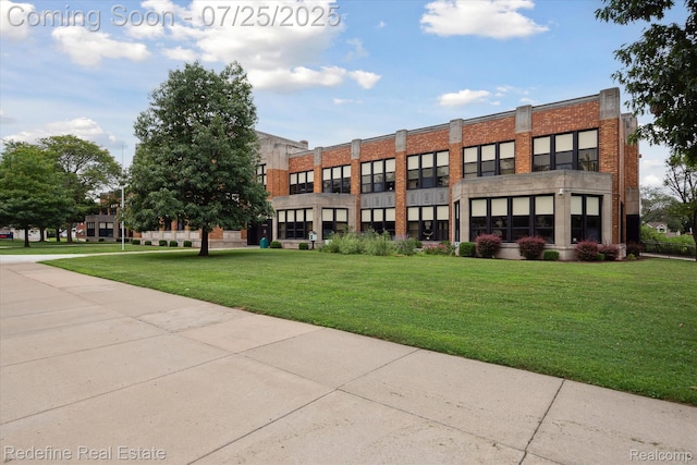 566 Poplar St, Wyandotte, MI 48192 - photo 40