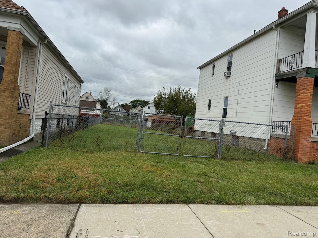12133 Fleming St, Hamtramck, MI 48212 - photo 1