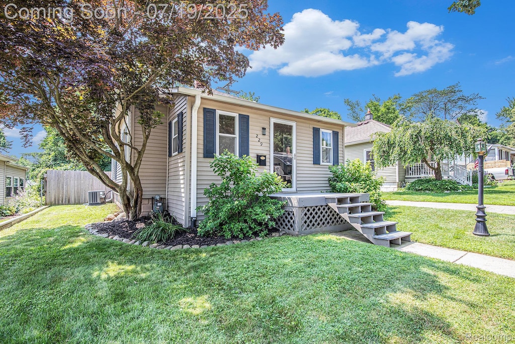229 W Lafayette St, Romeo, MI 48065 - photo 1