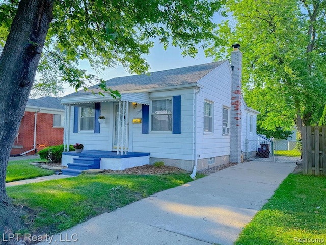13044 Cunningham St, Southgate, MI 48195 - photo 3