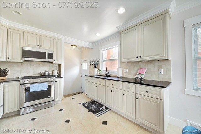 8126 Dale St, Dearborn Heights, MI 48127 - photo 15