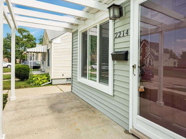 2214 Baxter Ave, Royal Oak, MI 48067 - photo 2