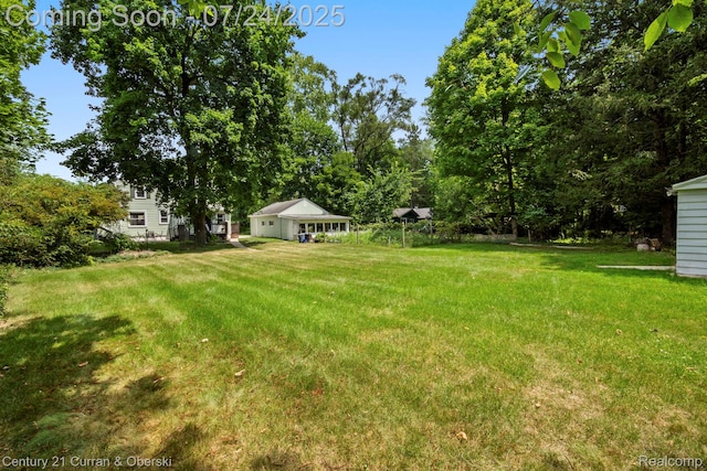 25875 Forestview Dr, Southfield, MI 48033 - photo 11