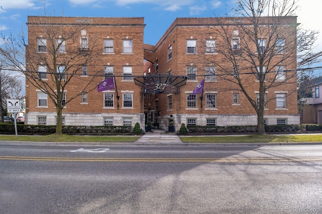 327 Southfield Rd Unit 18, Birmingham, MI 48009 - photo 2