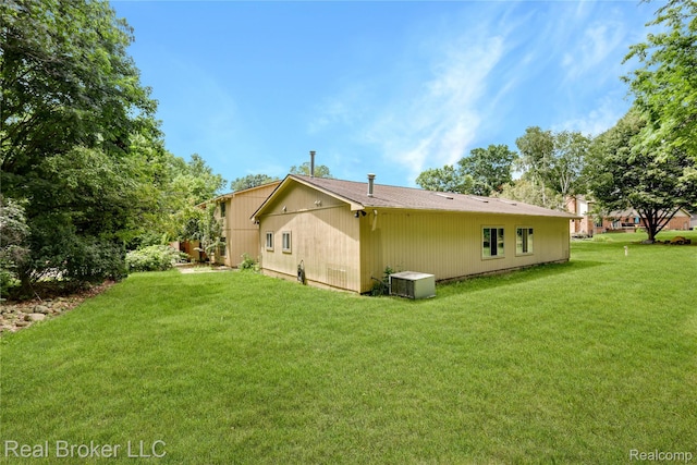 1321 Highland Mdws, Flint, MI 48532 - photo 32