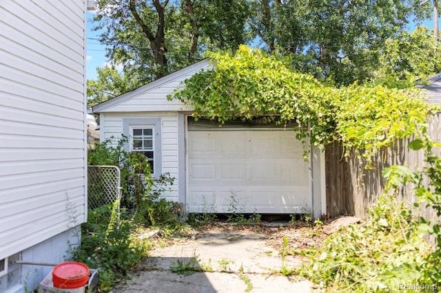 23747 Easterling Ave, Hazel Park, MI 48030 - photo 4