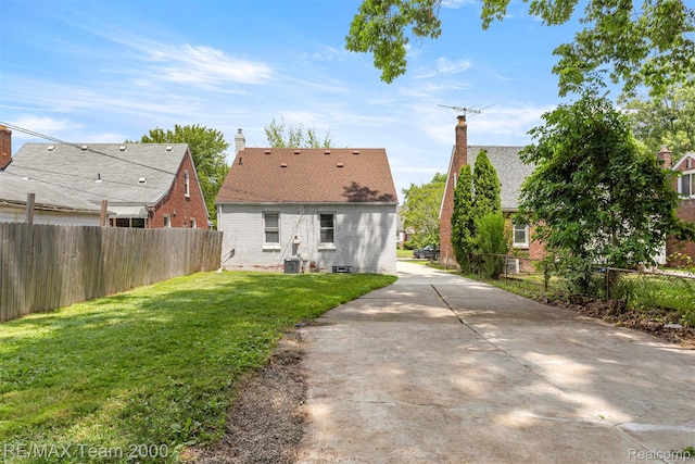 20672 Fleetwood Dr, Harper Woods, MI 48225 - photo 27