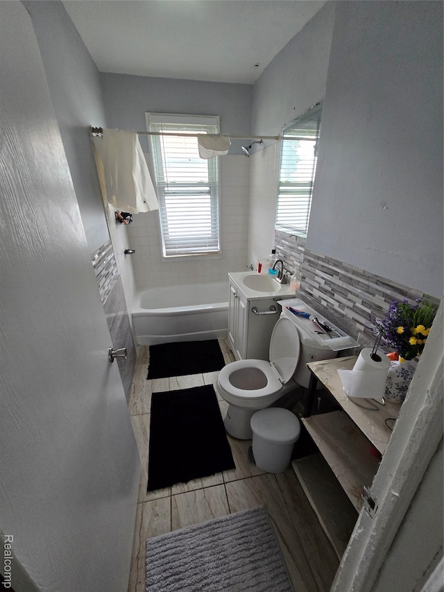9727 Dequindre St, Hamtramck, MI 48212 - photo 16