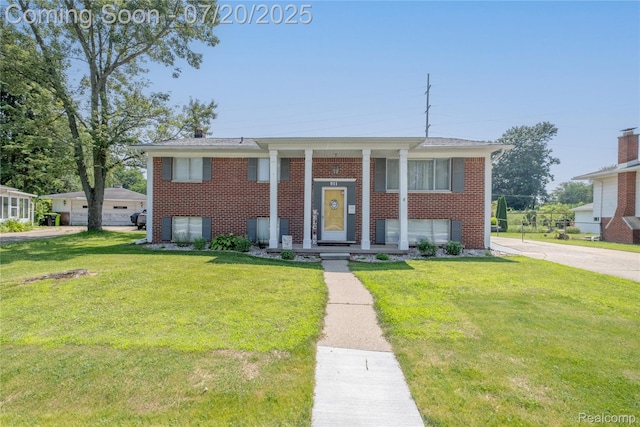 911 Worchester Dr, Fenton, MI 48430 - photo 1