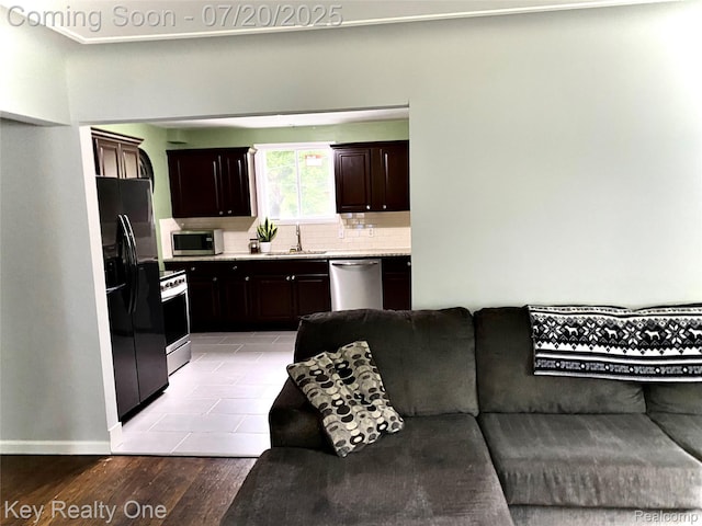 8073 Helen, Center Line, MI 48015 - photo 5