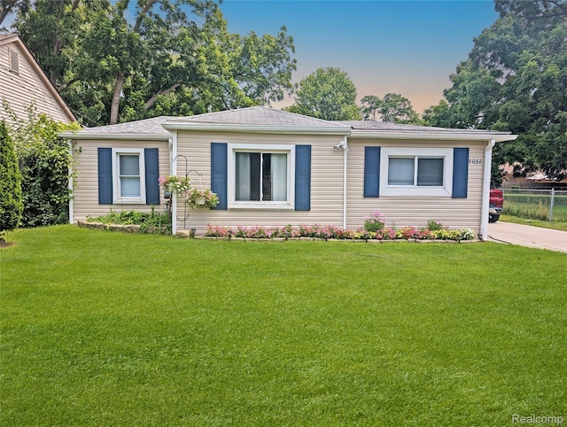 9032 Deering St, Livonia, MI 48150 - photo 1