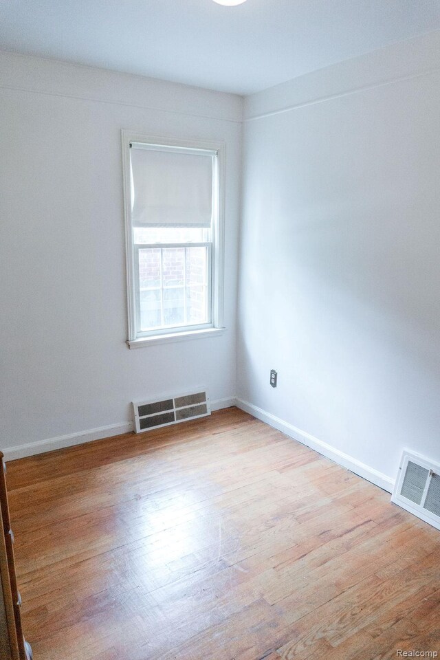 1533 13th St, Wyandotte, MI 48192 - photo 18