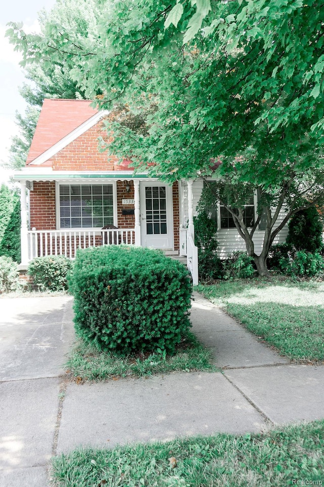 1533 13th St, Wyandotte, MI 48192 - photo 2
