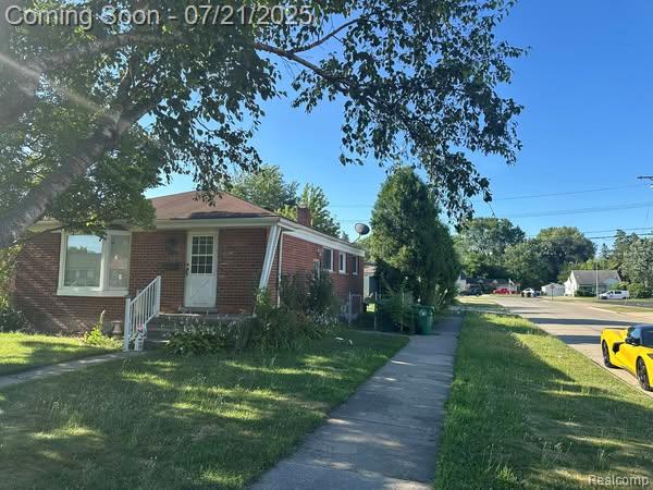 28561 Leona St, Garden City, MI 48135 - photo 2
