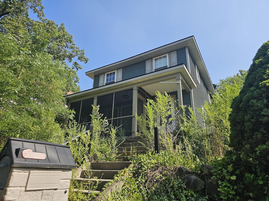 528 Woodlawn St SE, Grand Rapids, MI 49507 - photo 1