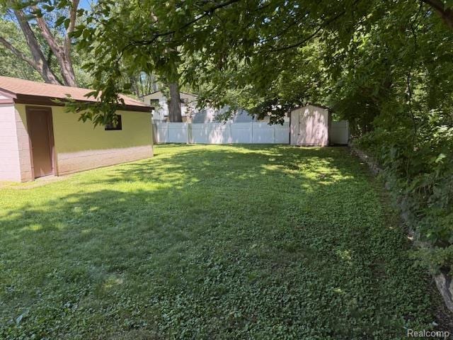 4806 Fenmore Ave, Waterford, MI 48328 - photo 6