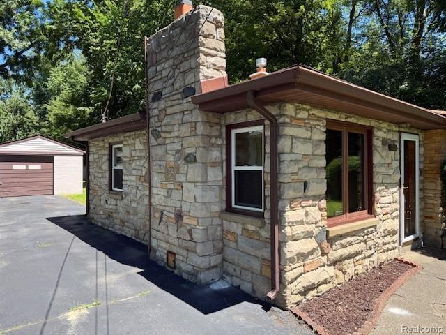 4806 Fenmore Ave, Waterford, MI 48328 - photo 3