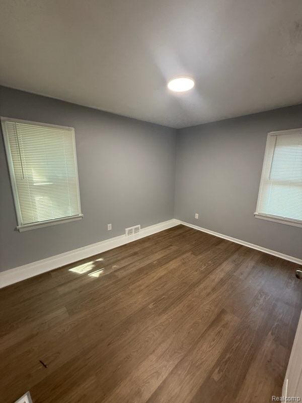 1540 Lyons Ave, Lansing, MI 48910 - photo 4