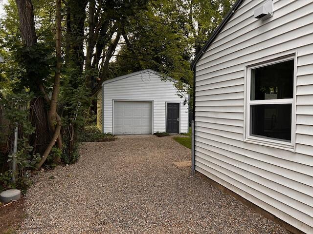 182 Broadway Blvd, Battle Creek, MI 49037 - photo 4