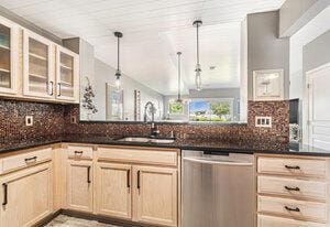927 W Savidge St, Spring Lake, MI 49456 - photo 2