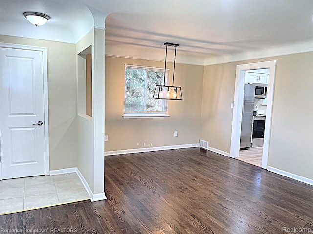 5948 Cambourne Rd, Livonia, MI 48127 - photo 3