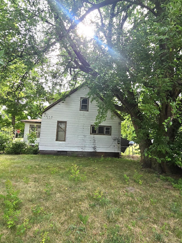 630 Pavone St, Benton Harbor, MI 49022 - photo 3