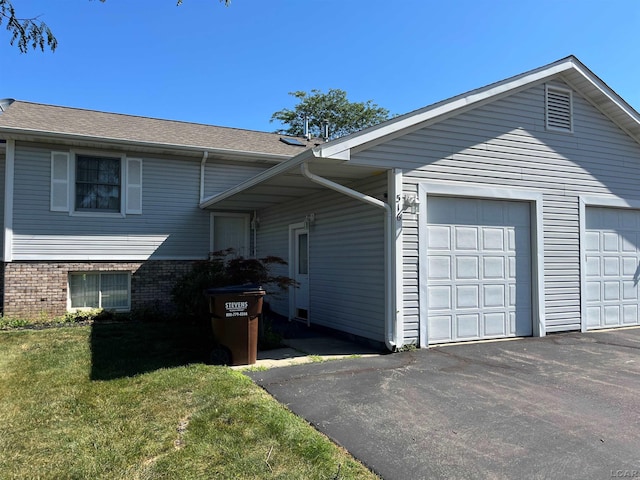 516 River Pointe Cir, Milan, MI 48161 - photo 1